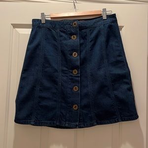 Pilcro knee length skirt, button front, a line. Excellent condition.